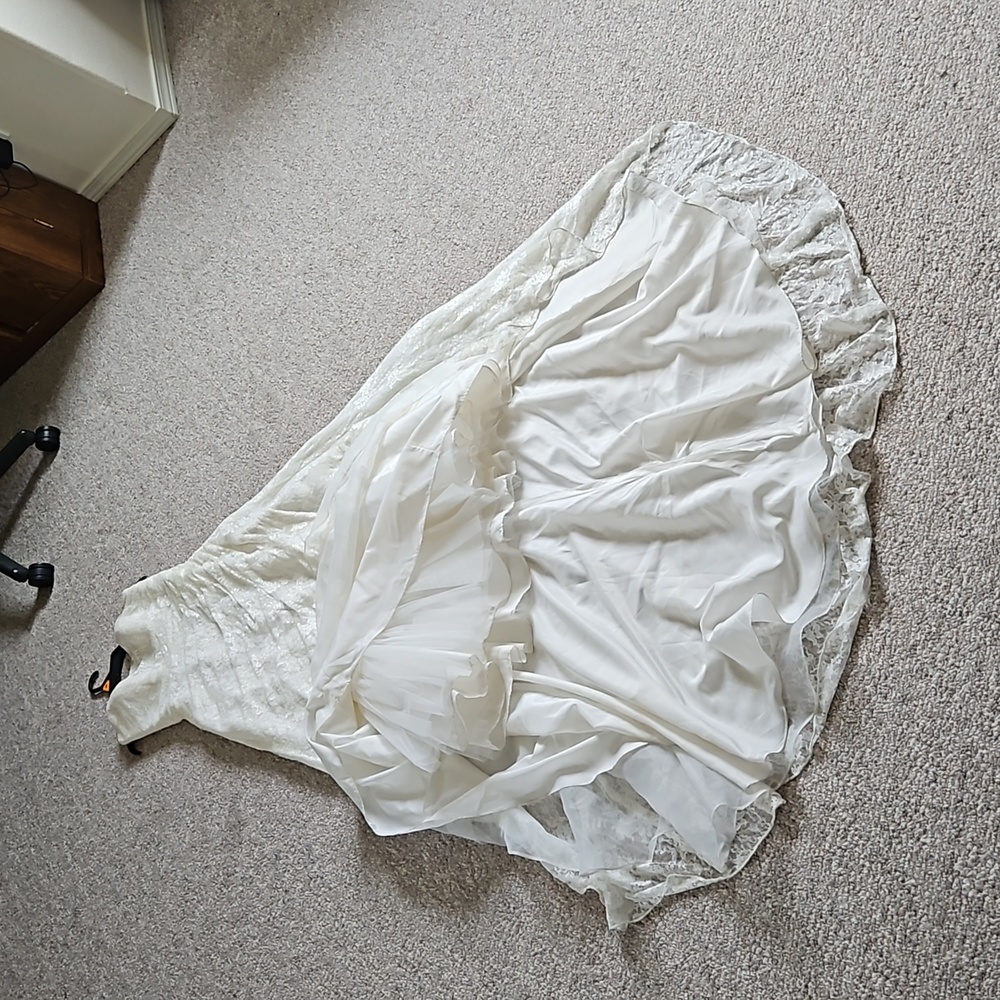 NWOT David's Lace Flore Length Wedding Dress. - Picture 5 of 16
